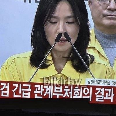 마이크의 위치가 너무 신경쓰인다..