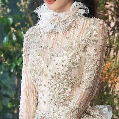 덬들이 생각하는 로판 재질 그 잡채인 여자연예인은?.jpgif