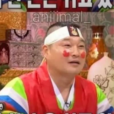 나 한손으로 운전 잘 하는데